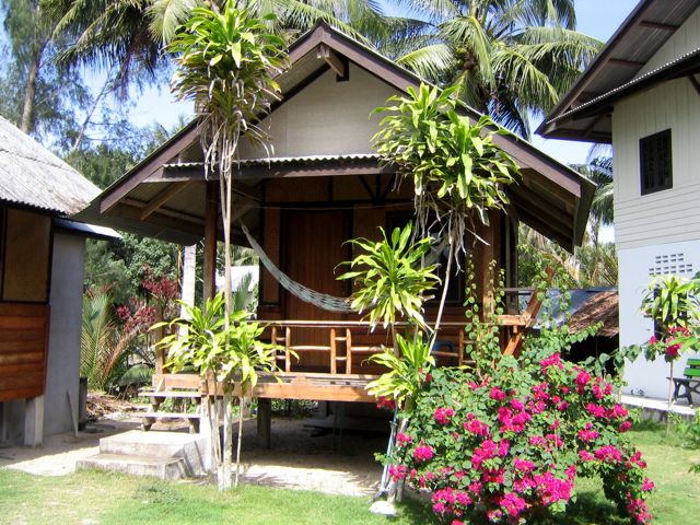 A standard beach bungalow at Pink's Bungalows